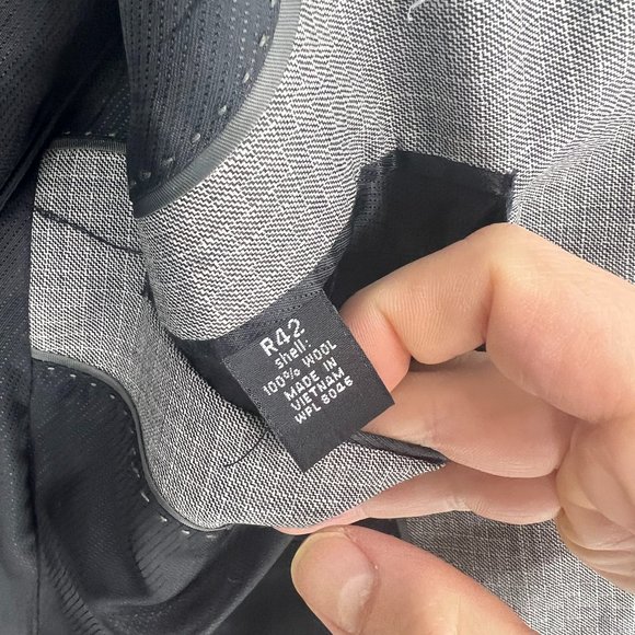 Bar III SLIM FIT Suit - 2 piece - 42R, 35R - Picture 8 of 14